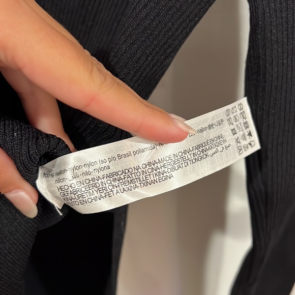 Zara women’s low-cut black long sleeve bodysuit - Picture 5 of 5